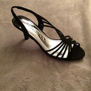 ‼️July 15 Closing! 9W Strappy Heels